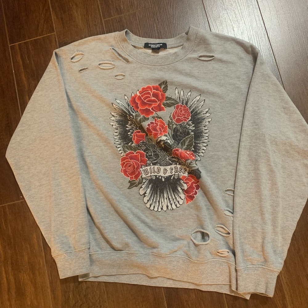 Wild and free Streetwear Society Gray Sweater with Red Rose size small